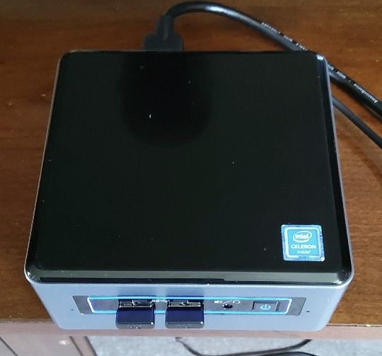 Intel NUC NUC6CAYH
