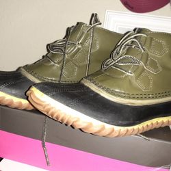 Sorel Rain Boots Size 8.5