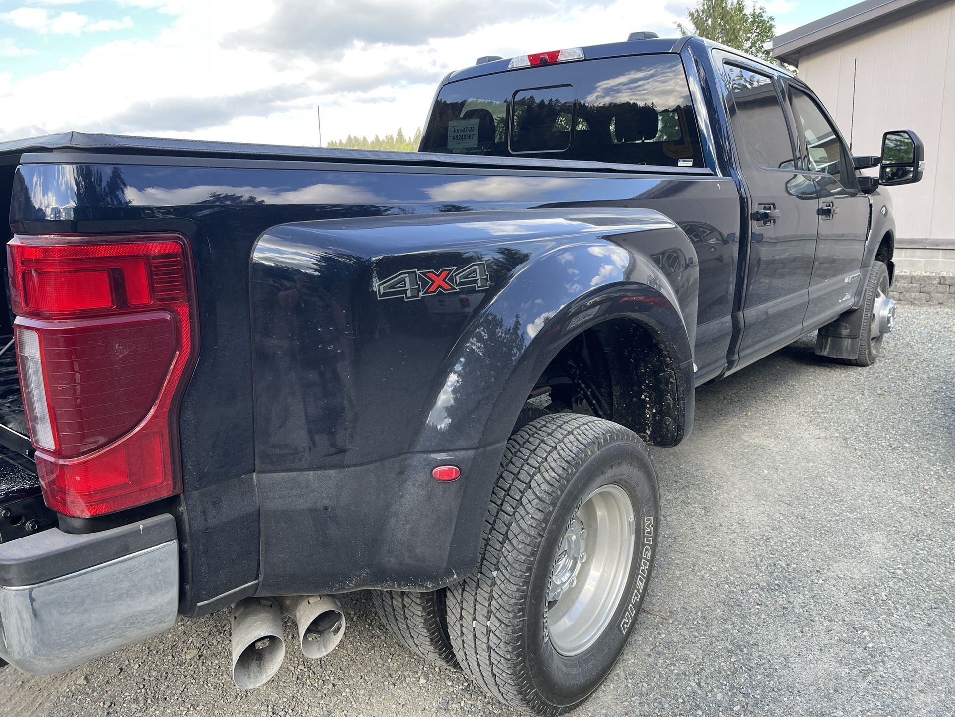 2022 Ford F-350 Dually Bed