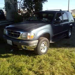 1999 Ford Explorer