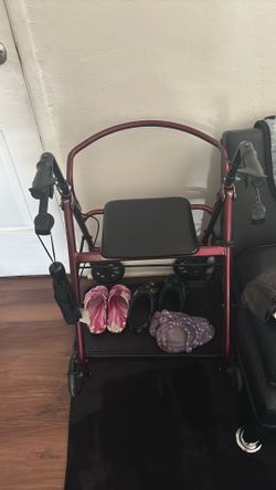 four wheel walker with seat