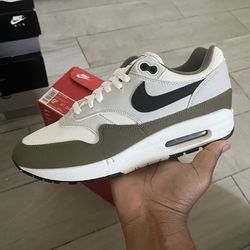 Nike air max 1 “olive”