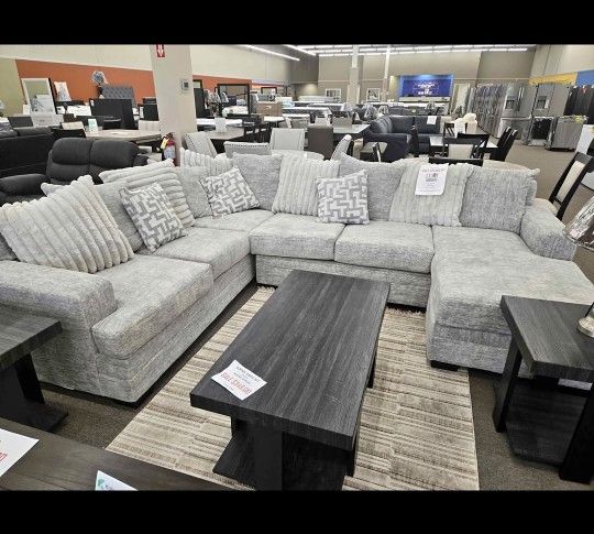 Sectionals BLOWOUT Sale!!! Scroll Through Pics For Multiple Designs!! Delivery π