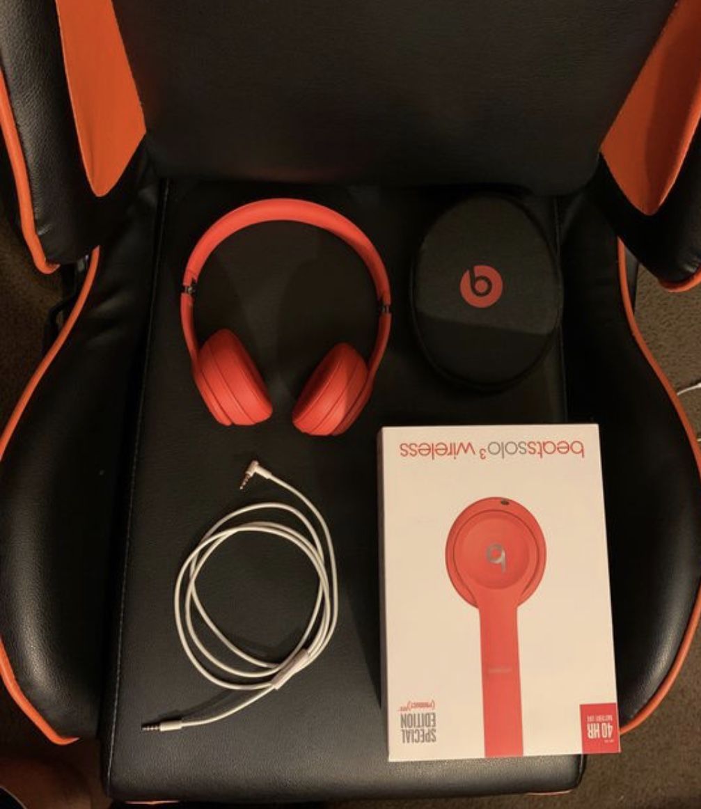 Beats solo 3 product red