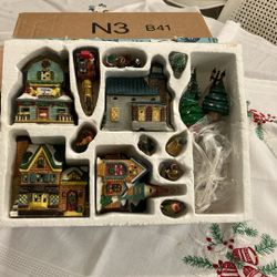 16 Piece VILLAGE  LIGHTED XMAS 