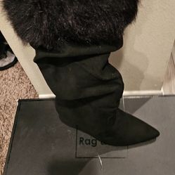 Black Boots With Fur