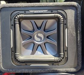 Kicker L7 12" with enclosure.