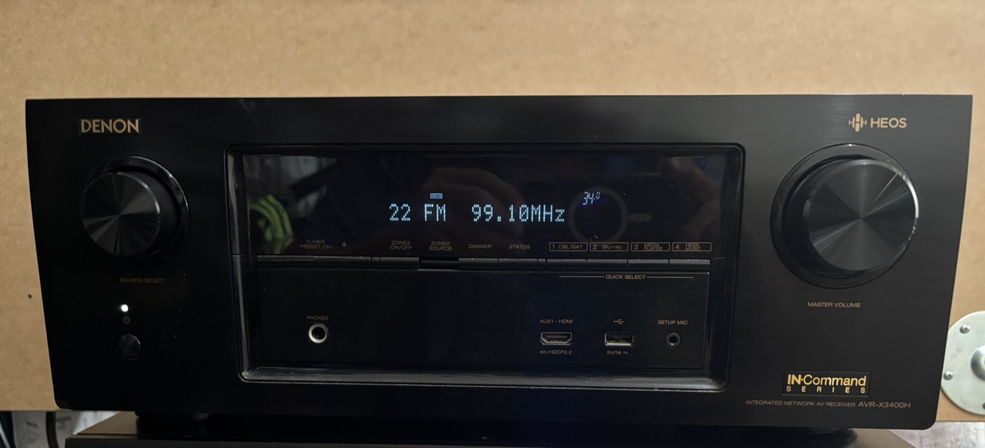 1- Denon Integrated Network AV Receiver. 2- Triad 250 W Rack AMP. 3- Panamax Transient Voltage Surge Supresión Mod. M5100-EX 4- Speaker-subwoofer. 