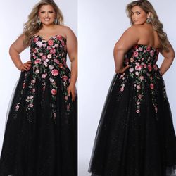 New With Tags Black Floral & Tulle Ball Gown Formal Dress & Prom Dress $399