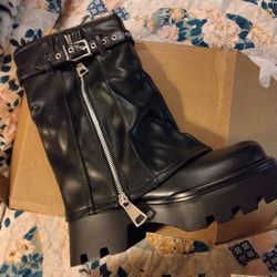 Sz 7.5 women's boots