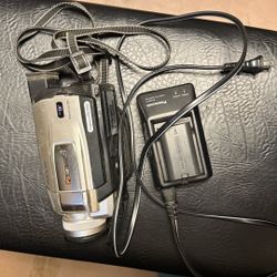 Vintage Panasonic Palmcorder With battery and charger