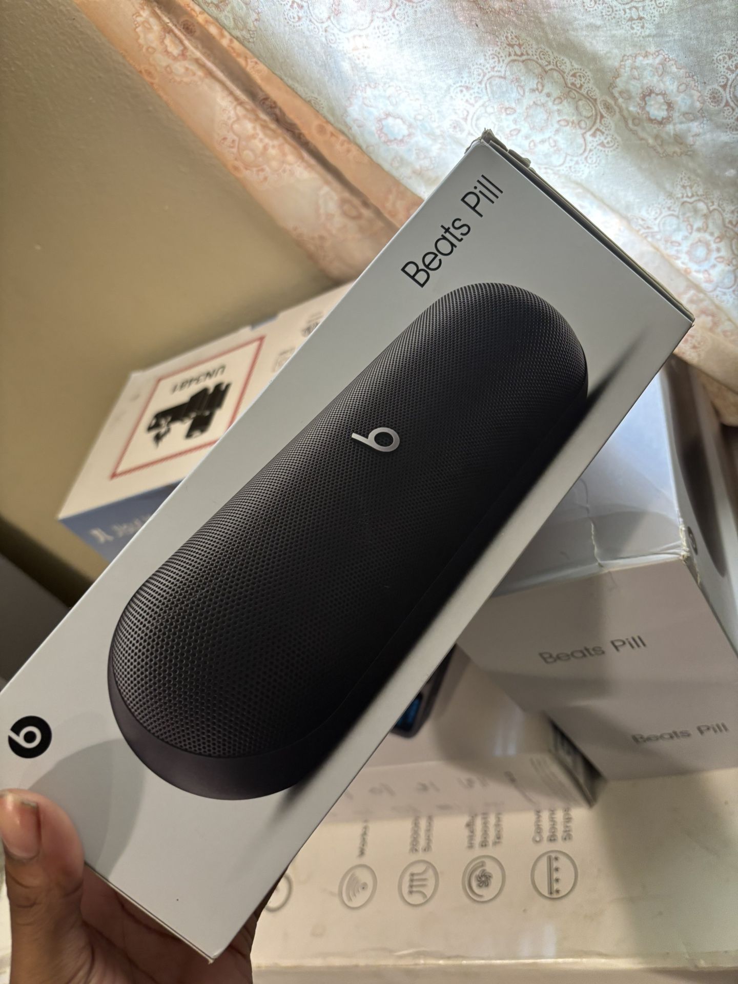 Beats Pill