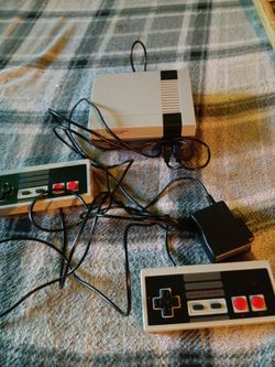 Mini Nintendo with 650 games -works good