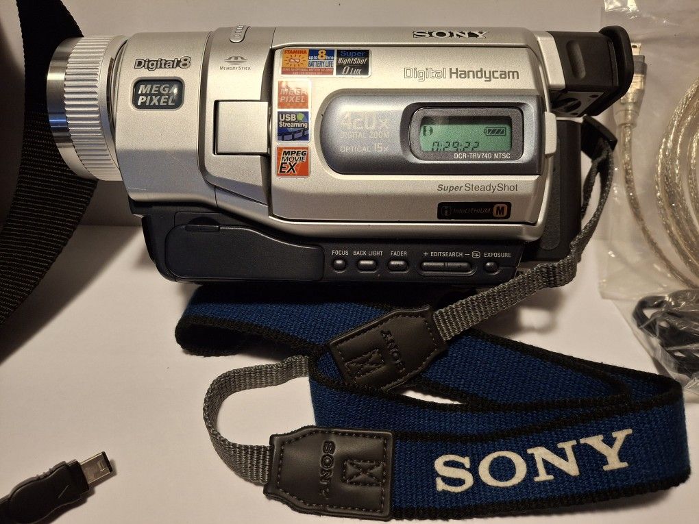 Sony Handycam Digital8 Hi8 8mm Camcorder 