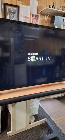 10 32 inch Samsung Smart TV's