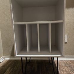 Cute standing shelf cubby