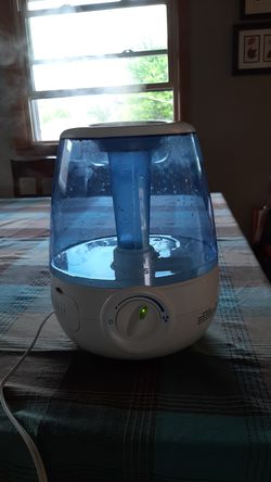 VICKS HUMIDIFIER