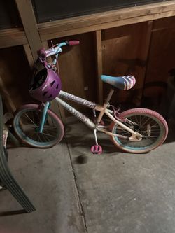 Girls Bike With Helmet