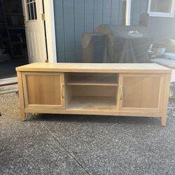 TV Stand / Entertainment Center