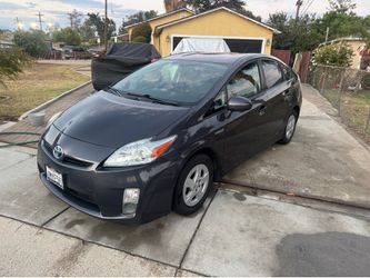 2010 Toyota Prius II  “ low miles”  hybrid