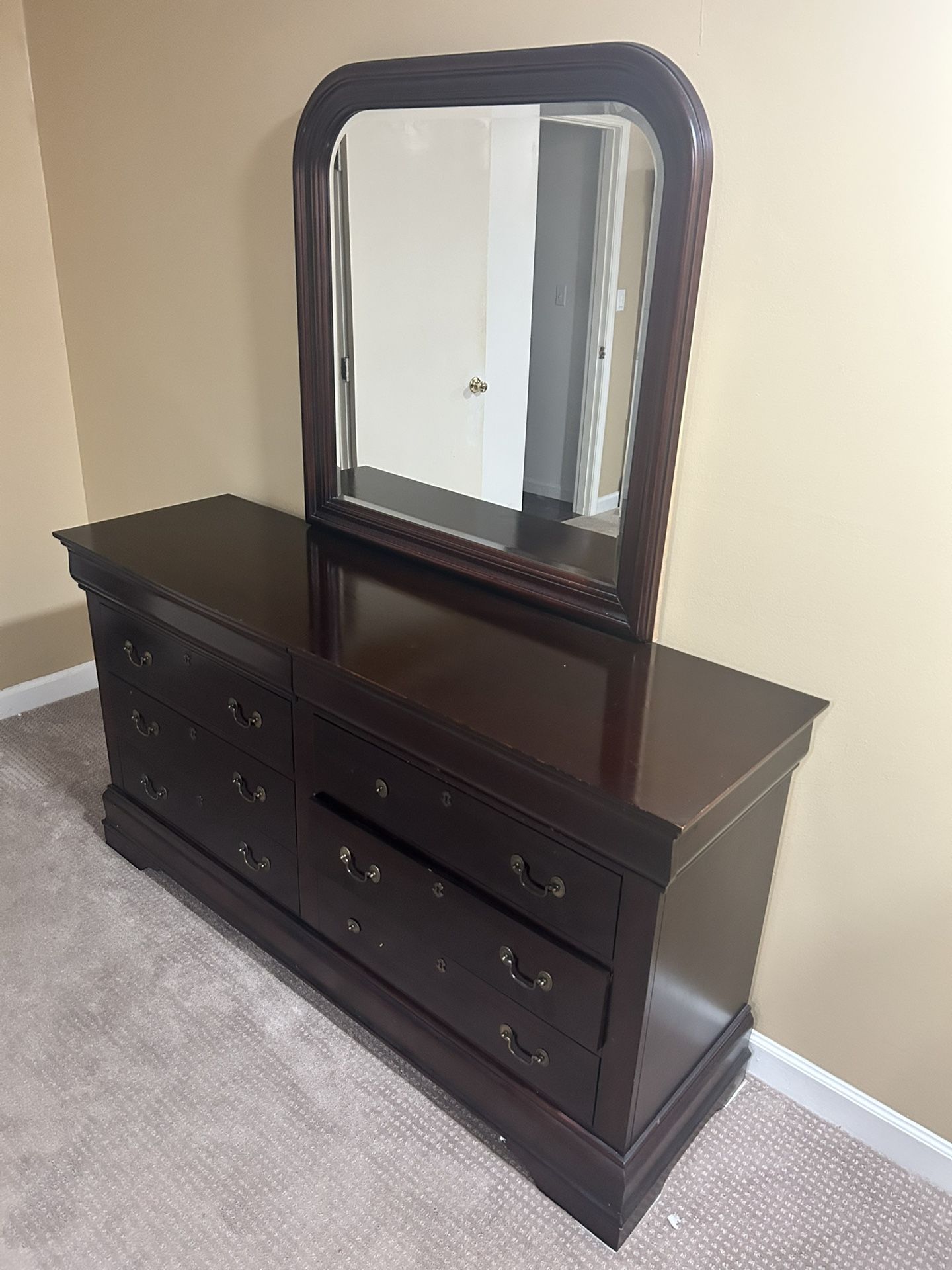 Dresser 
