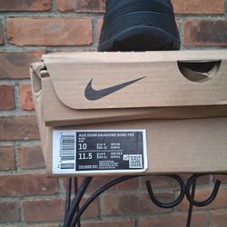 SIZE 10 NIKE ACG ZOOM GORE TEX BOOTS 