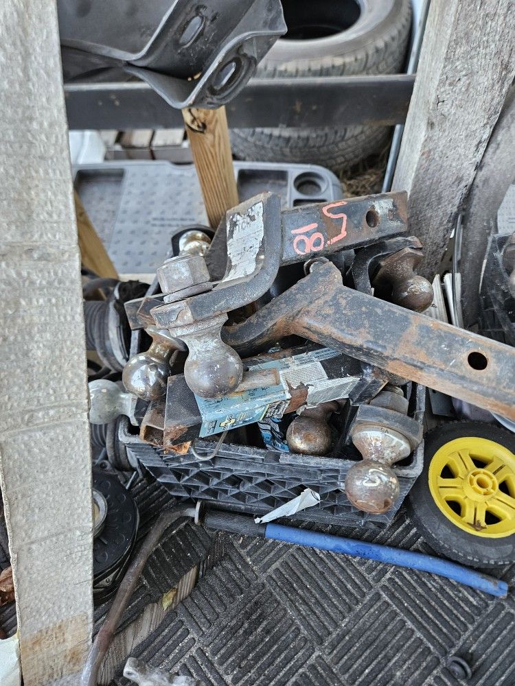 Trailer Hitch Receivers W/ Balls