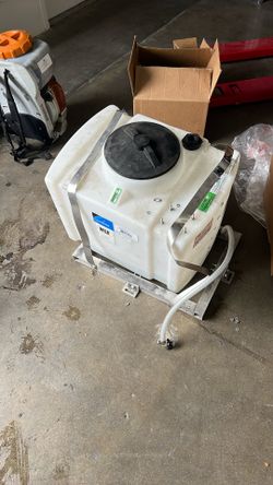 25 Gallon Water Tank With Base