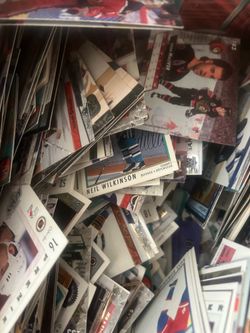 OVER 1,000 HOCKEY CARDS SOME ROOKIE CARDS INCLUDED