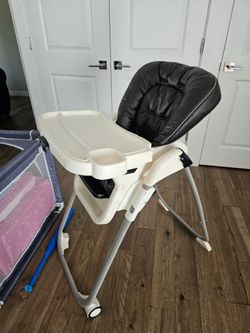 Baby high chair. Graco