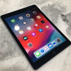 Apple IPad Pro 9.7 128Gb/WiFi/Celular 9.5/10 condition