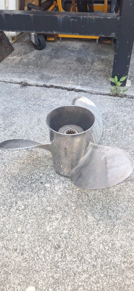 Boat Prop Solas 13 1/4 X 19