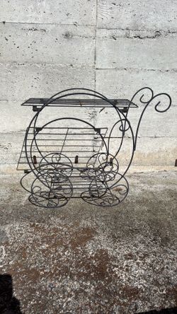 Metal yard decor