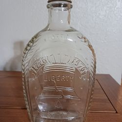 1776 BICENTENNIAL LOG CABIN SYRUP BOTTLE 