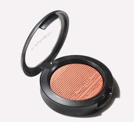 MAC EXTRA DIMENSION BLUSH | LONG-WEARING BLUSH glow with it