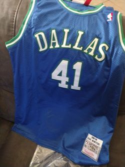 Dirk Nowitzki Dallas Mavericks throwback jerseys