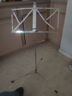 Mirage folding music stand in perfect condition