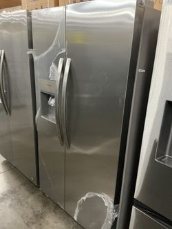 Frigidaire FRSC2333AS Side-by-Side Refrigerator (Open Box / Scratch & Dent)