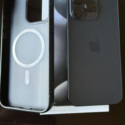 iPhone 15 PRO MAX - UNLOCKED. LIKE NEW