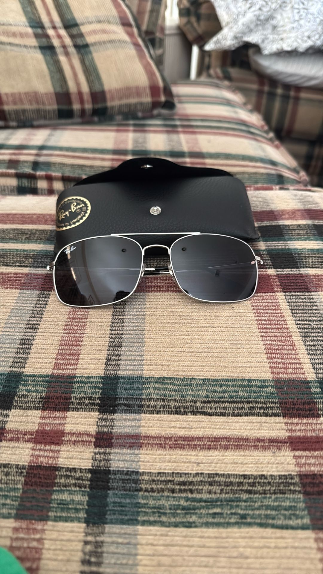 Ray Ban Aviators sunglasses