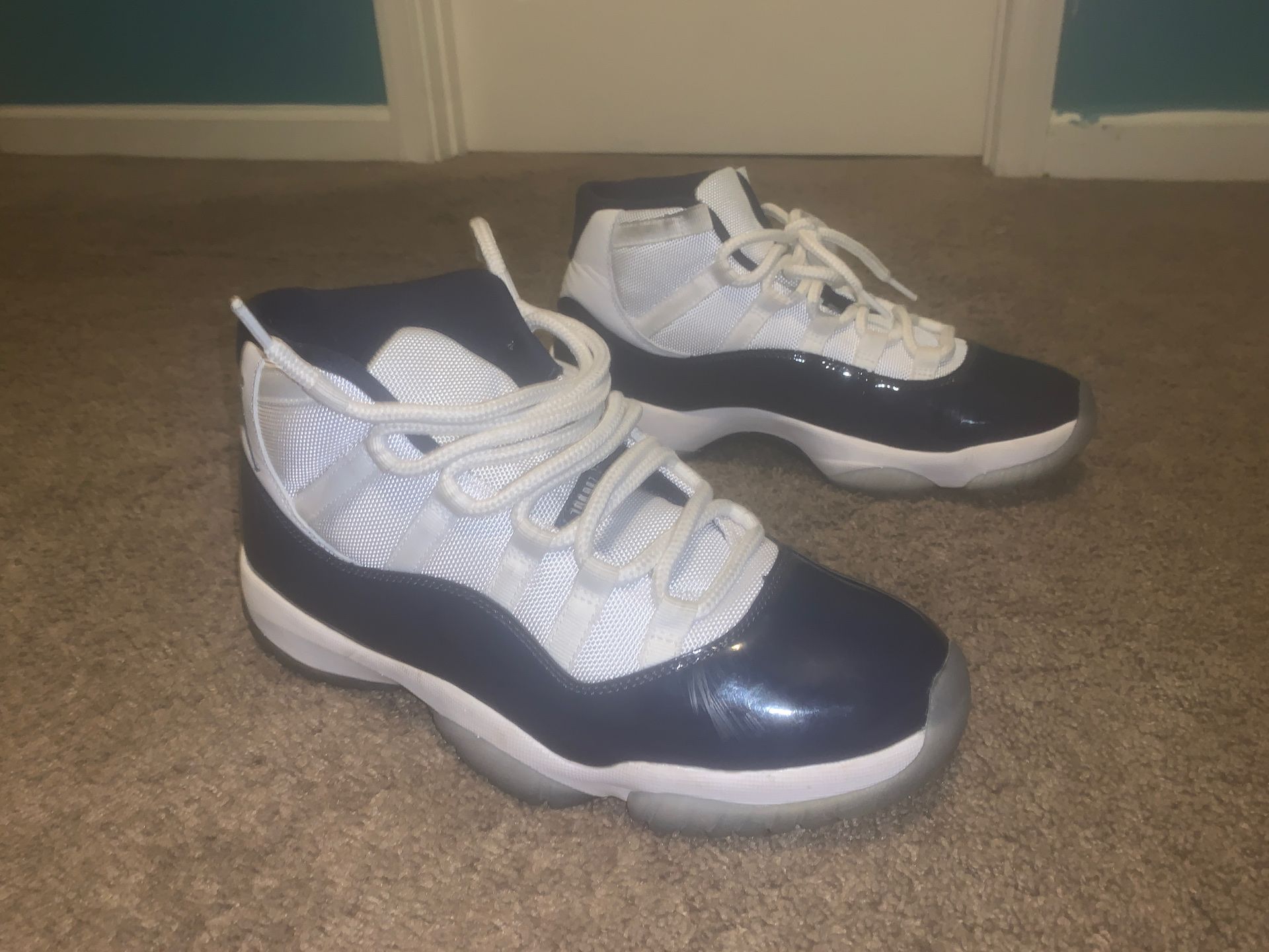AIR JORDAN 11 WIN LIKE 82 SIZE 9 USED WITH BOX