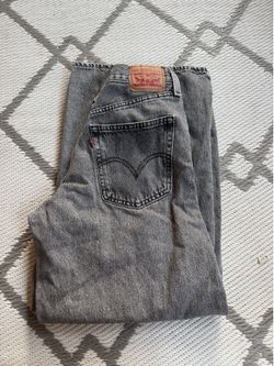 Low rise, baggy, Levi jeans women’s