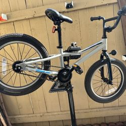 Giant Animator Kids Bike 16 Inch 