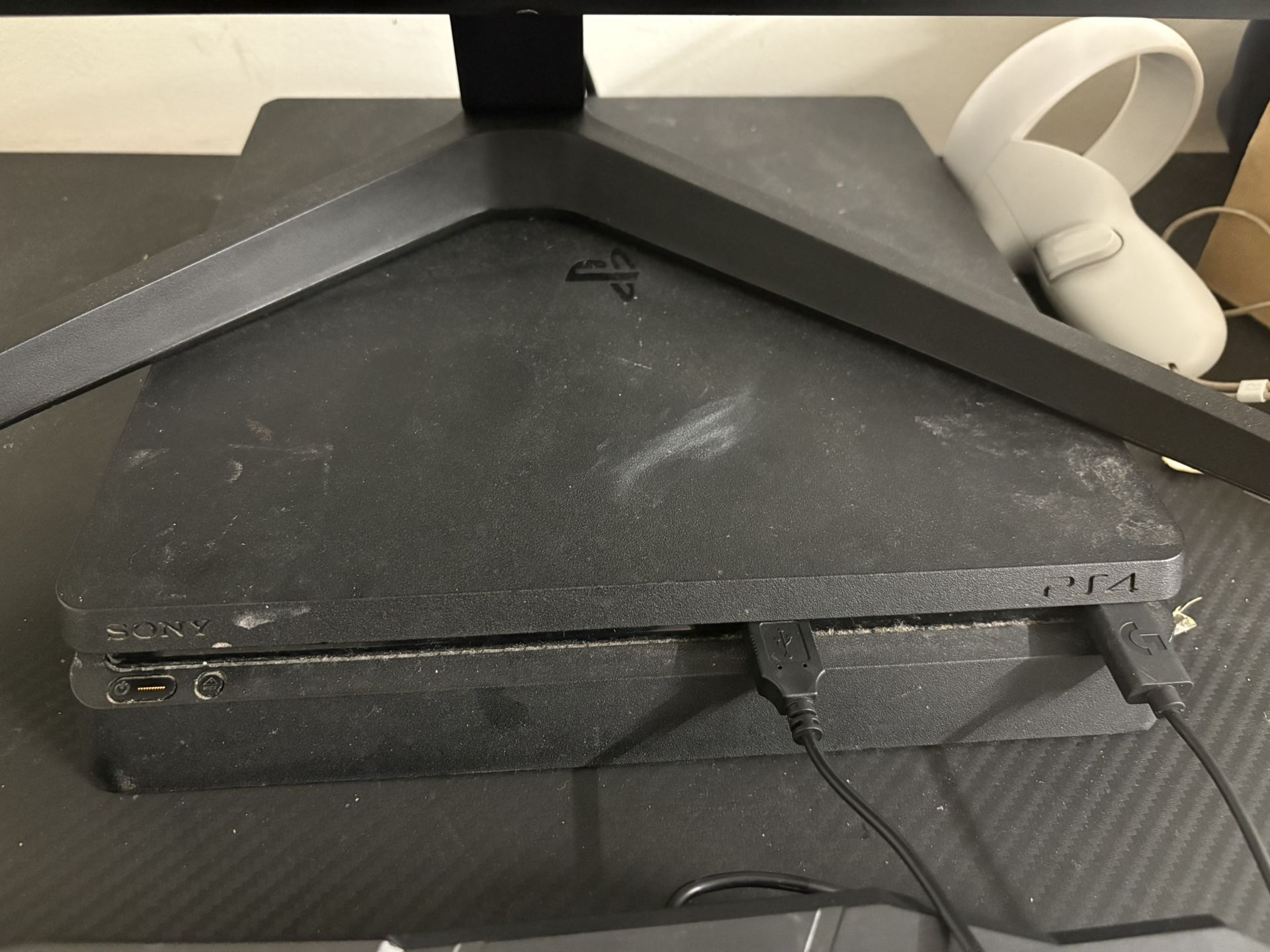 PS4 Slim With 4 Controllers And Some Games