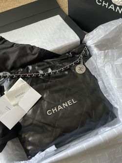 CHANEL Shiny Calfskin Quilted Small Chanel 22 Black
