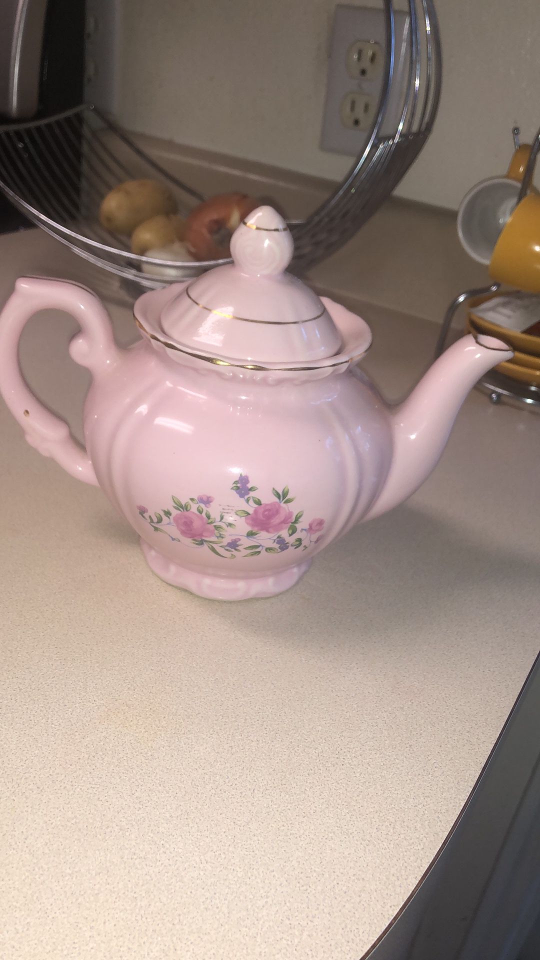 Vintage teapot beautiful I accept offers 🙂