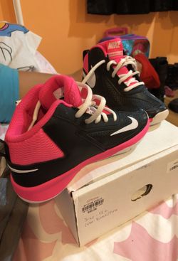 Nike girls tennis shoes