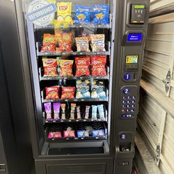SNACK VENDING MACHINE