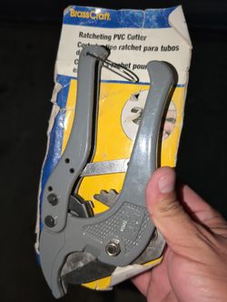 Ratcheting PVC Cutter