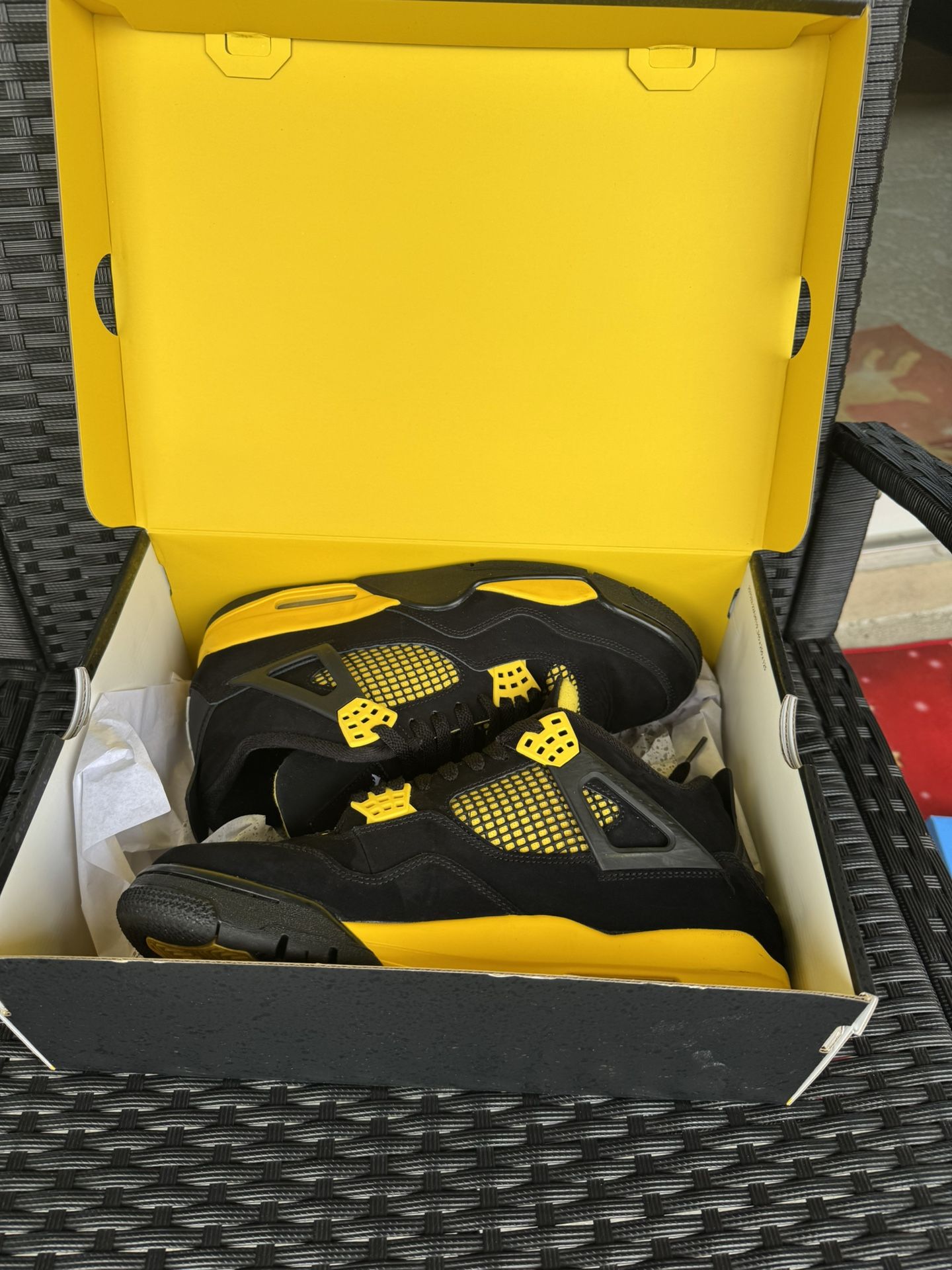 Jordan 4 Retro Thunder 2023 10.5